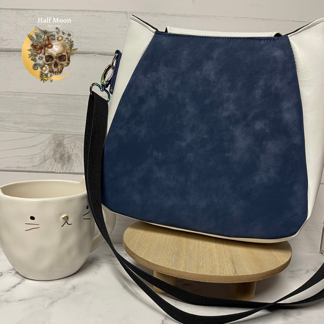 The Purrrrfect Crossbody. Cat bag. (In blue)