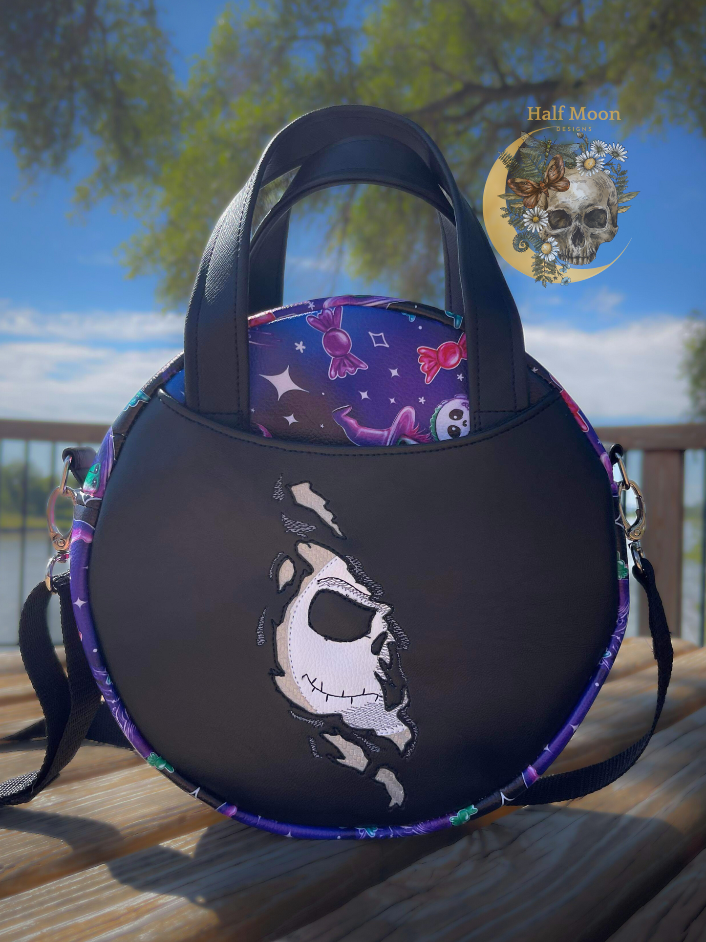 Spooky circle handbag